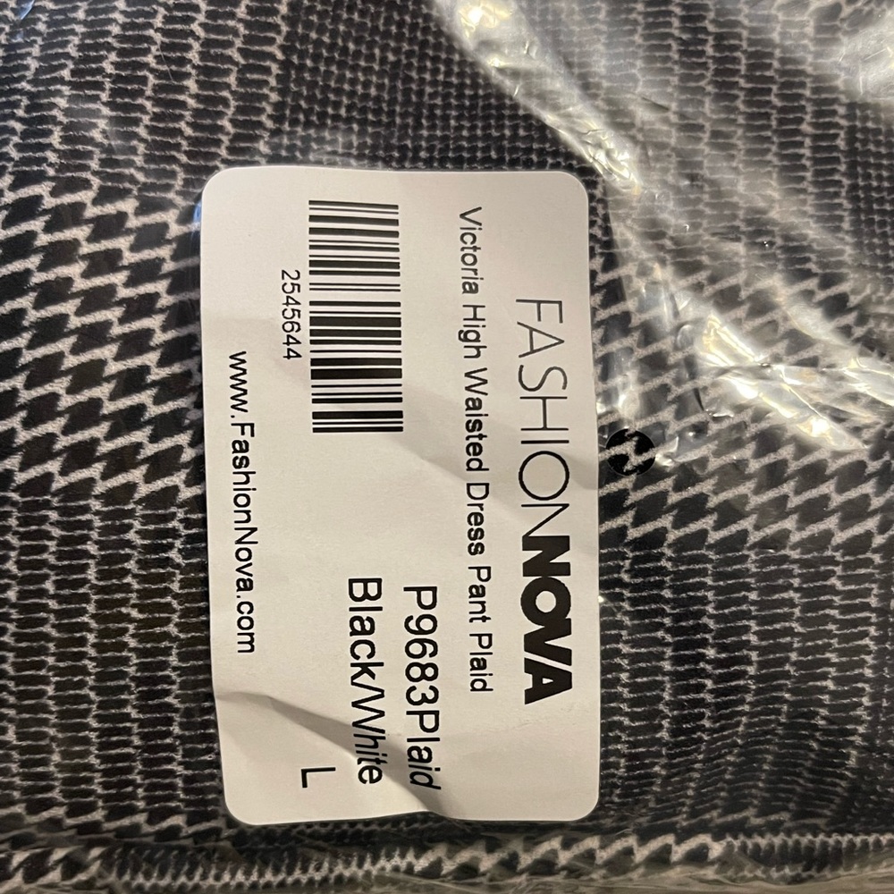 FashionNova Womens Plaid/Black And White Dress Pants (Slacks)